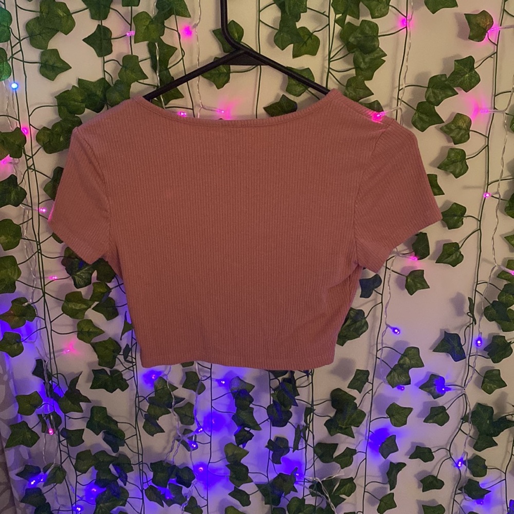 Pink button crop top - Picture 2 of 2